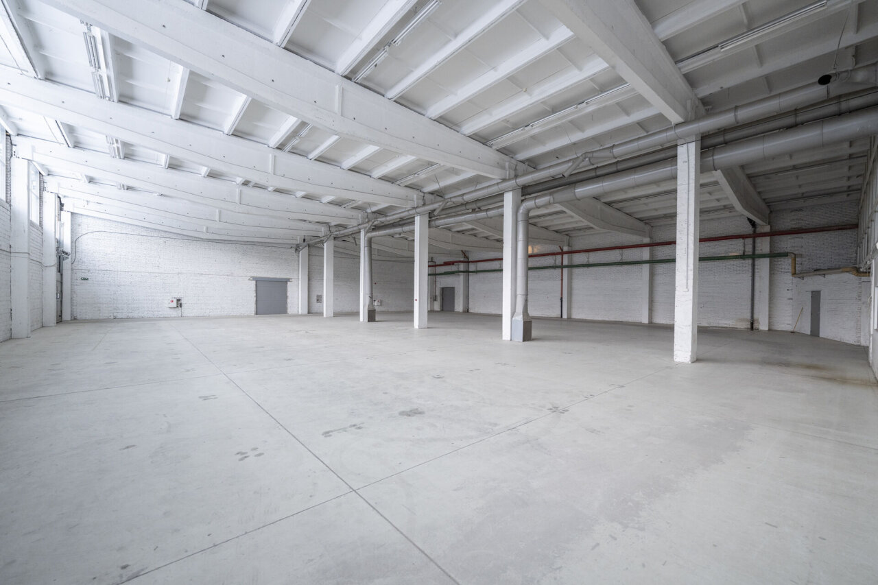 SOODNE 1000 M2 LAOPIND KALDA ÄRIKESKUSES! — 1053 m² Kalda Ärikeskus