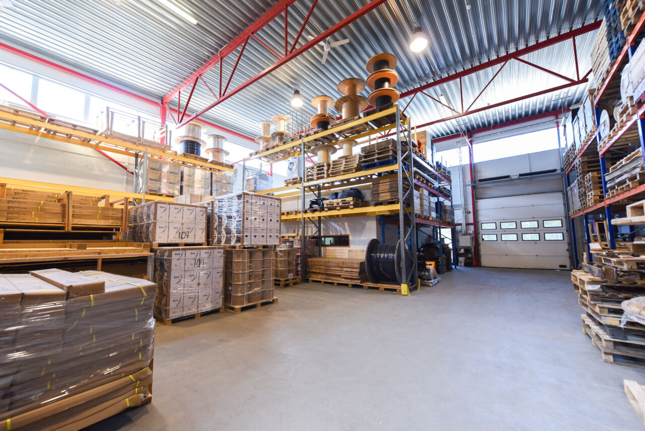 FUNKTSIONAALNE JA HÄSTI LIGIPÄÄSETAV LAOPIND — 360 m² Liivametsa tee 6 kompleks