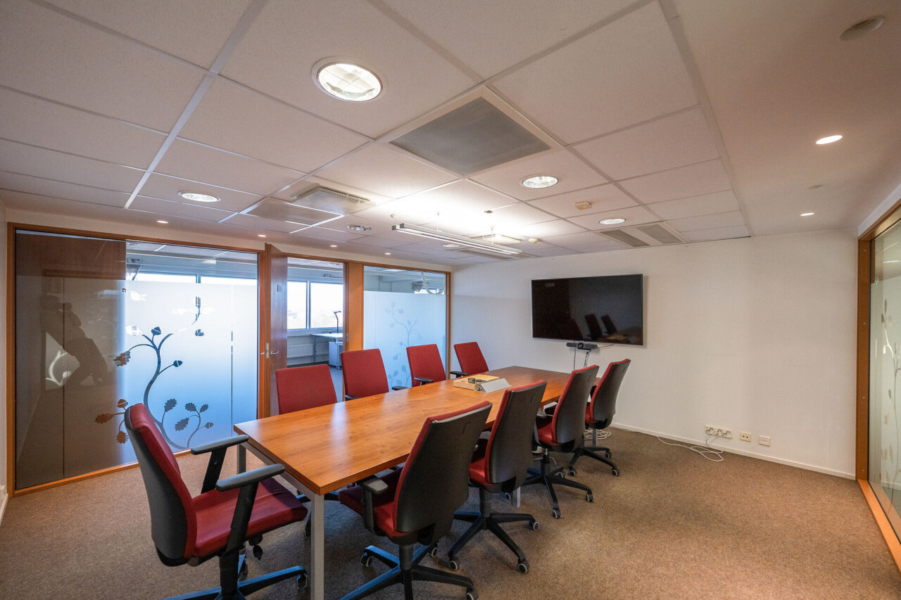 SOODNE KONTORIPIND SÜDALINNAS! — 415 m² The Bank