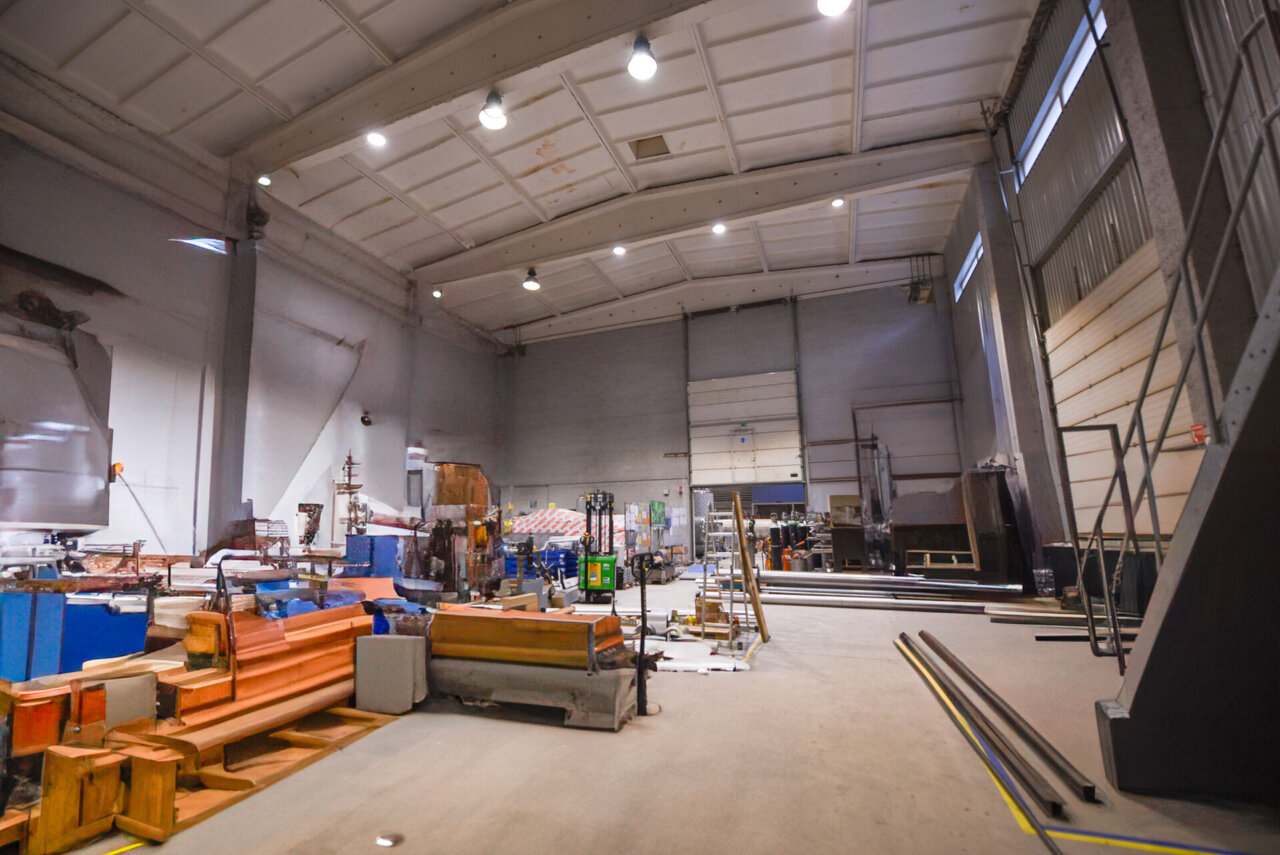 MAHUKAS TOOTMISPIND KRAANAGA 5T! — 878 m² Laevastiku