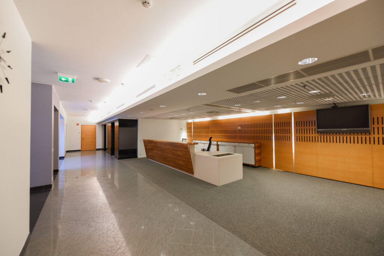3-KORRUSELINE TEENINDUSSAAL KONTORIGA! — Gallery 5